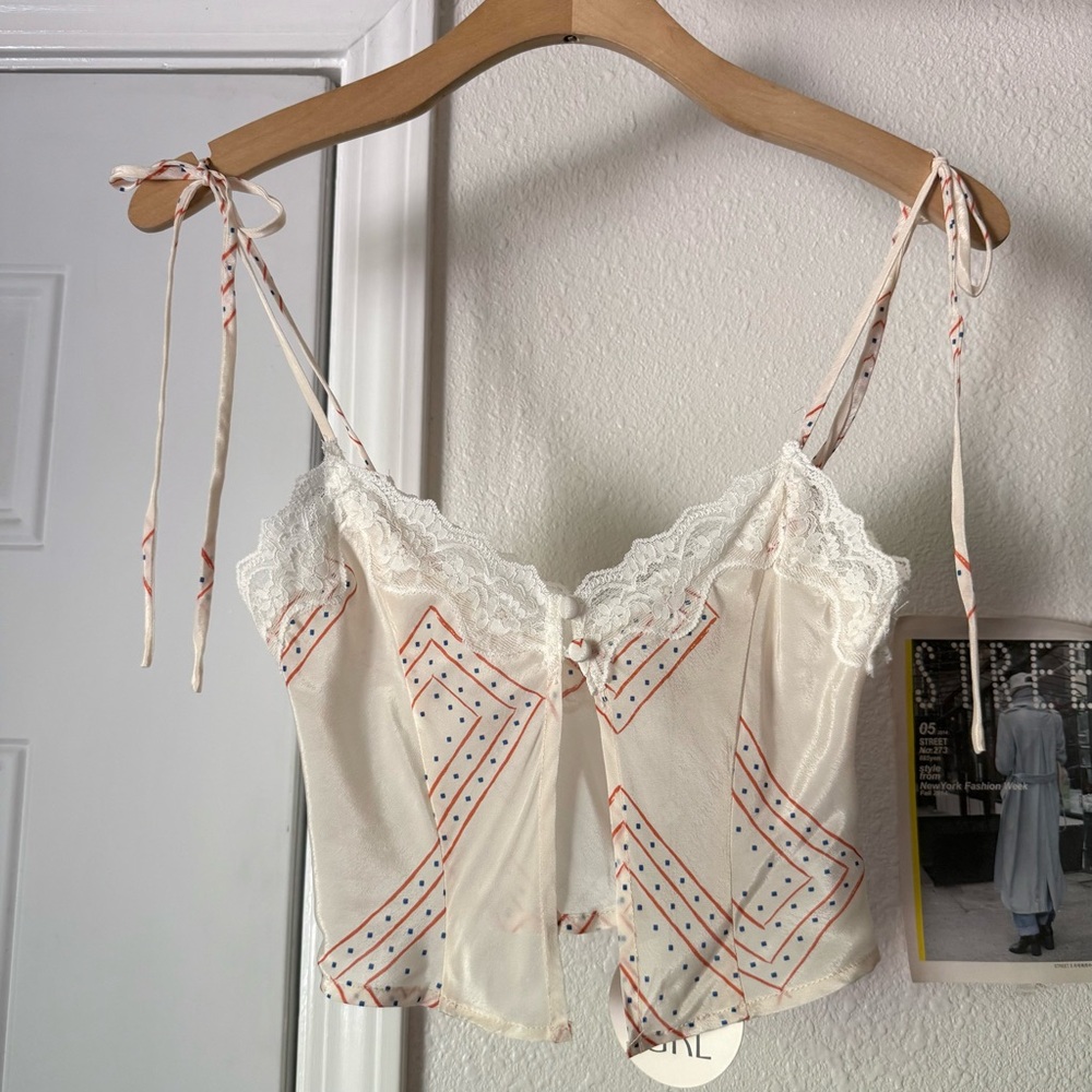 NWT‎ VRG GRL cream lace trim printed satin cropped tank top